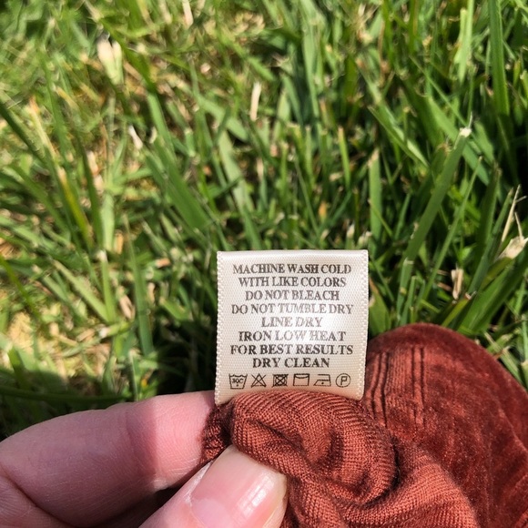 New In Tucker Ribbed Cinnamon Velvet High Waisted Stretch Flare Pants Size Small - Picture 9 of 10